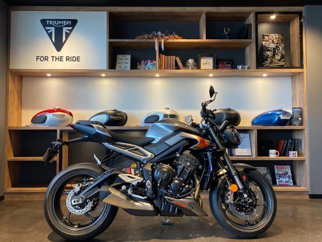 ストリートトリプルRS 登録済み未使用車