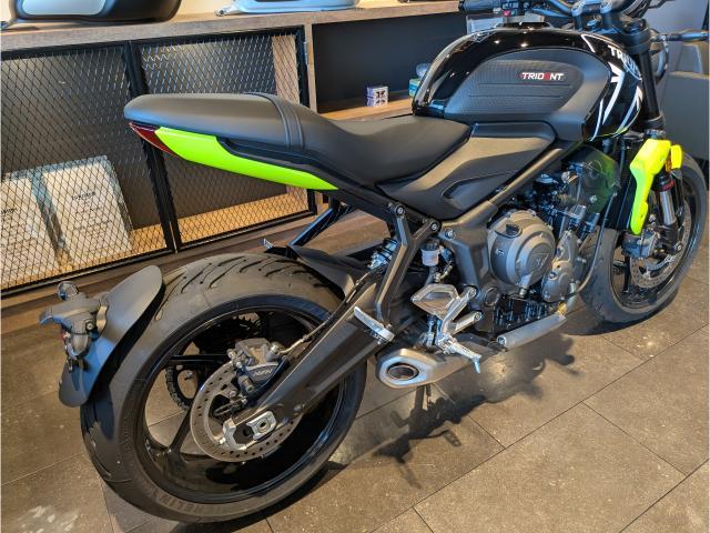トライデント660