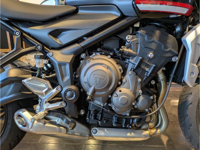 トライデント660 登録済み未使用車