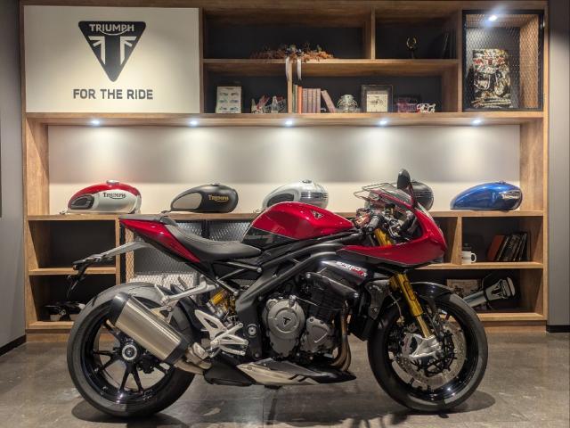 スピードトリプル1200RR 純正オプション多数！