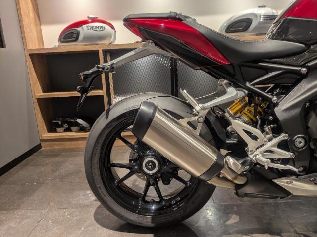 スピードトリプル1200RR 純正オプション多数！