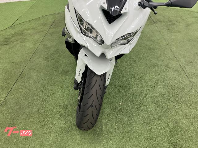 カワサキ Ninja ZX－4R SE 純正マフラー クイックシフター