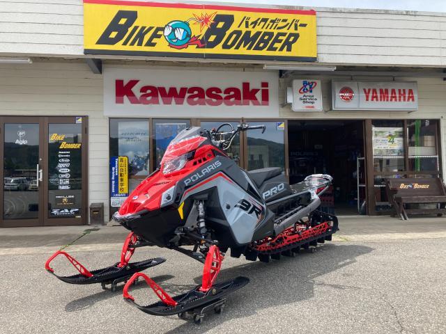 スノーモービル ２０２５ ＰＯＬＡＲＩＳ ９Ｒ ＲＭＫ ＰＲＯ １５５ ＳＬＡＳＨ ＥＳ｜バイクボンバー｜新車・中古バイクなら【グーバイク】