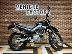 ヤマハ　セロー２２５ＷＥ　弾丸マフラー・リヤキャリア・ＵＳＢ充電ポート・スマホホルダー