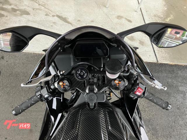 ヤマハ YZF－R1 アクラポビッチマフラー カーボンパーツ多数