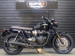 ＴＲＩＵＭＰＨ　ボンネビルＴ１２０　ＢＬＡＣＫ　フルノーマル車両　標準装備　ＡＢＳ付　トラクションコントロール　ＵＳＢ電源付き　ヘッドライトＬＥＤ