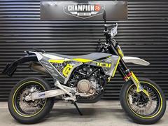 ＨＵＳＱＶＡＲＮＡ　７０１スーパーモト　アクラポビッチ製マフラー