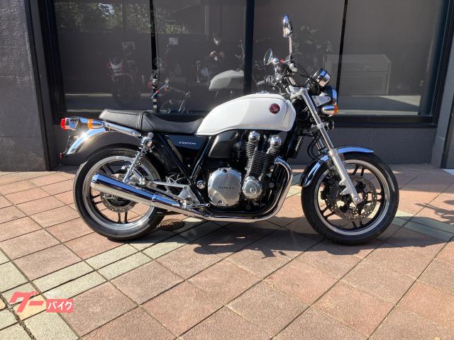 ＣＢ１１００　Ｅパッケージ　盗難防止装置装備　スマートフォンホルダー　ＵＳＢポート　グリップヒーター　ＥＴＣ２．０