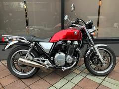 ホンダ　ＣＢ１１００　モリワキ２本出しフルエキマフラー　エンジンガード　リアキャリア　ヘルメットロック　ＥＴＣ　ＡＢＳ　生産終了モデル