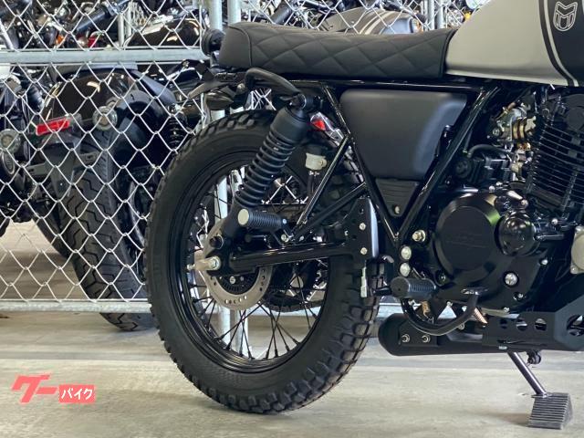 MUTT RS－13 250 スクランブラースタイル マットシルバー