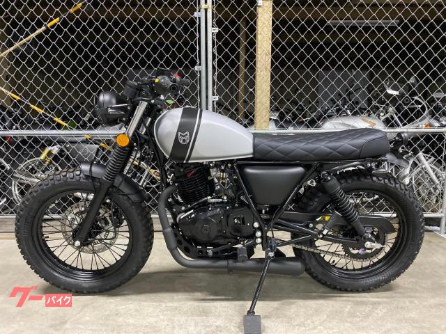 全国どこでも送料無料！ MUTT マット スクランブラースタイル 250 RS－13 アイシャドウ