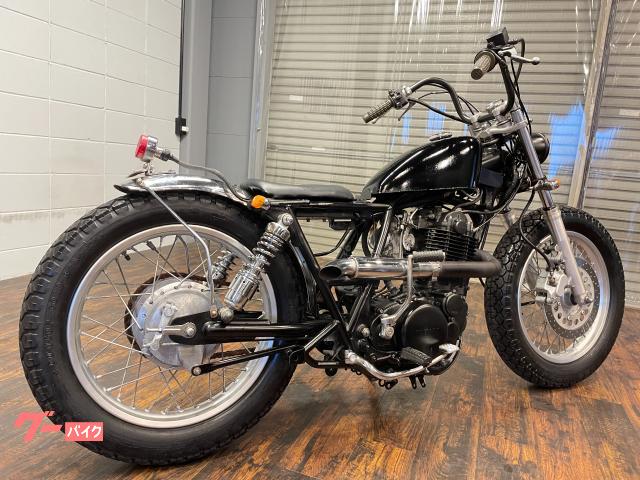 ヤマハ SR400 ボバーフルカスタム ターンアウトハイマフラー
