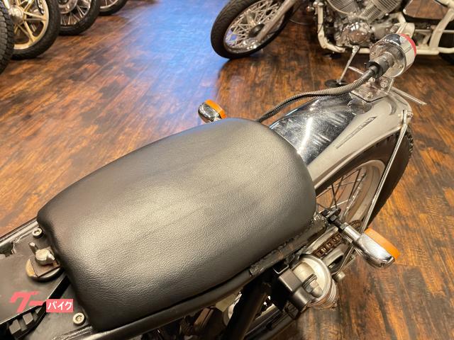 ヤマハ SR400 ボバーフルカスタム ターンアウトハイマフラー