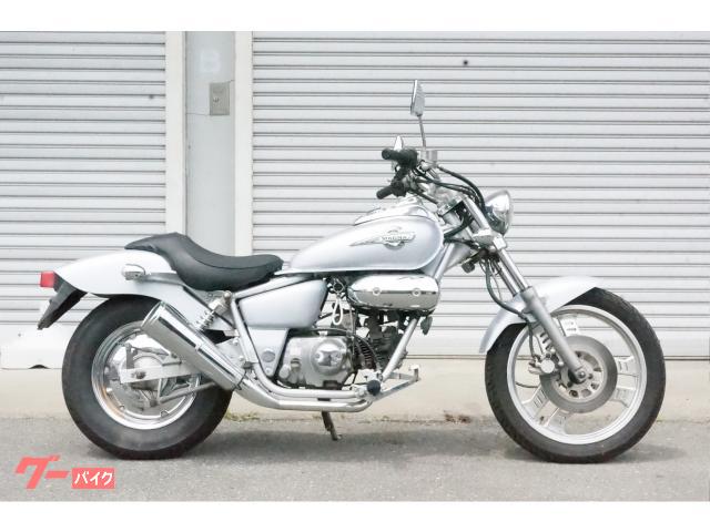 ＭＡＧＮＡ　ＦＩＦＴＹ　マグナ５０　　原付　４速クラッチ付きマニュアル　セル付き　フロントフォークＯＨ済　アメリカンバイク