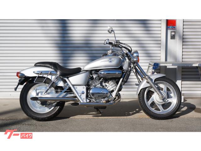 Ｖ−ＴＷＩＮ　ＭＡＧＮＡ　スラッシュカットマフラー　タイヤ前後新品　チェーン新品　プラグ新品