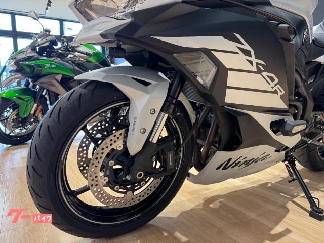 カワサキ Ninja ZX-4R SE 2025年モデル バック カワサキ Ninja ZX-4R SE 2025年モデル バック