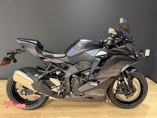 Ｎｉｎｊａ　ＺＸ−２５Ｒ　ＳＥ　２０２５年モデル　クイックシフター　ＵＳＢ電源ソケット　ＮＥＷカラー