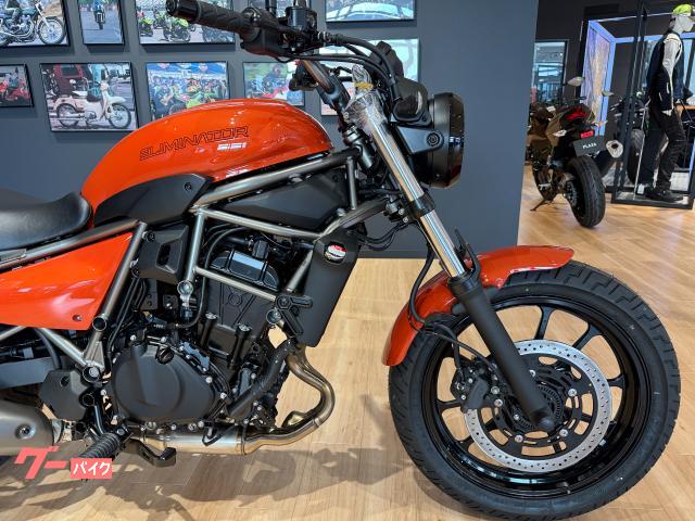 カワサキ　エリミネーター400 パールラヴァオレンジ　フェンダー（リア） カワサキ エリミネーター400 パールラヴァオレンジ 2026