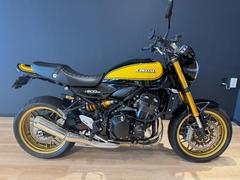 z900rs バイクパーツ 黒と黄色のストライプ 未使用 カワサキのネオクラ。「Z900RS」大ヒットの秘密は、ファン心理を