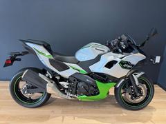 カワサキ　Ｎｉｎｊａ　７　Ｈｙｂｒｉｄ　２０２４年モデル　ｅブースト　６速ボタンシフト　ウォークモード機能付き　ノーマル