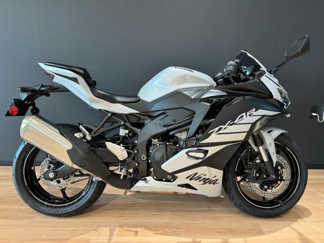 無料クーポン配布 アプリ カワサキ 2025年モデル SE ZX－4R Ninja 砂利・石・枕木