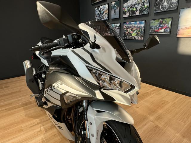 カワサキ Ninja ZX－4R SE 2025年モデル