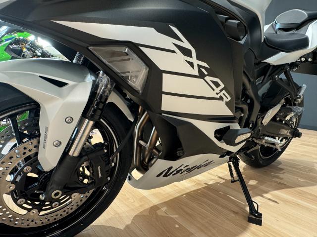 カワサキ Ninja ZX－4R SE 2025年モデル