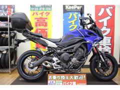 ヤマハ　トレイサー９００（ＭＴ−０９トレイサー）　Ｒボックス　エンジンガード装備