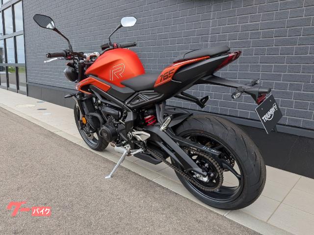 TRIUMPH ストリートトリプル765R ローダウンキット装備