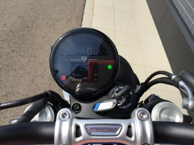 スピードツイン900