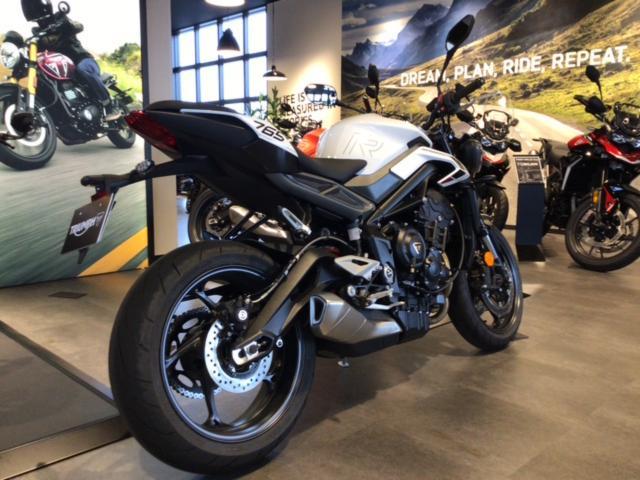 ストリートトリプル765R