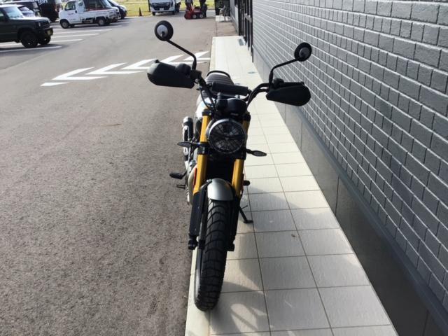 スクランブラー400X 登録済未使用車