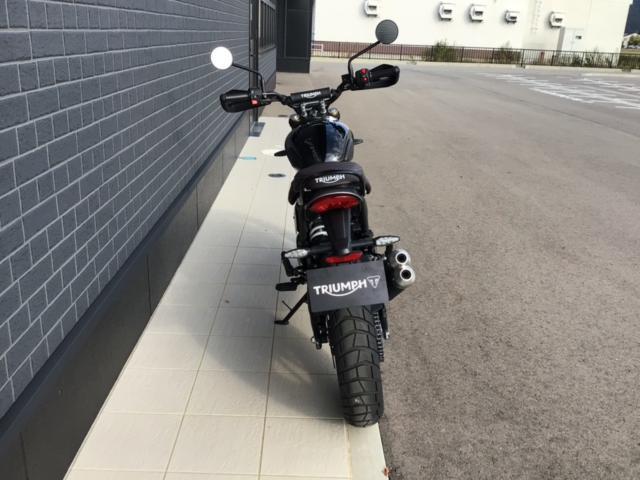 スクランブラー400X 登録済未使用車