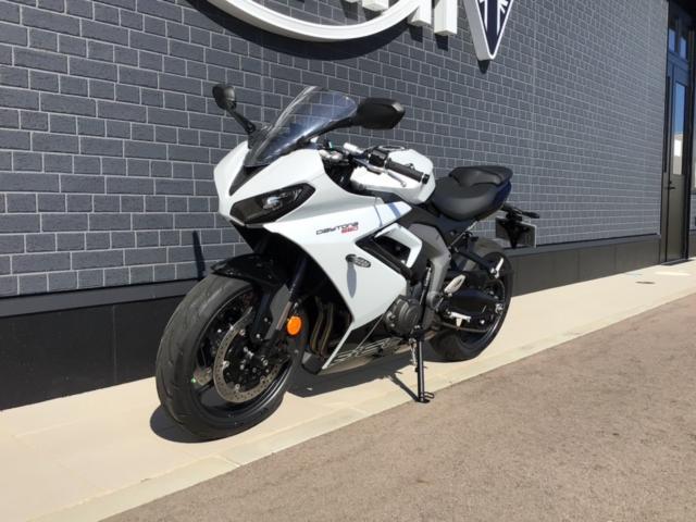 デイトナ660 純正クイックシフター装着 ETC2．0装着