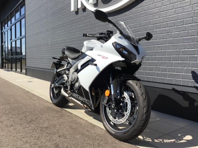 デイトナ660 純正クイックシフター装着 ETC2．0装着