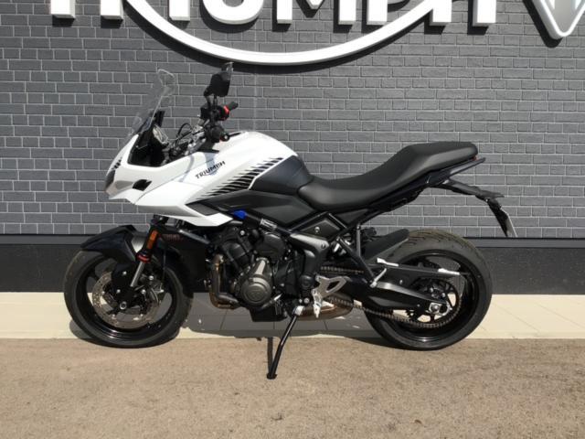 タイガースポーツ660 新車