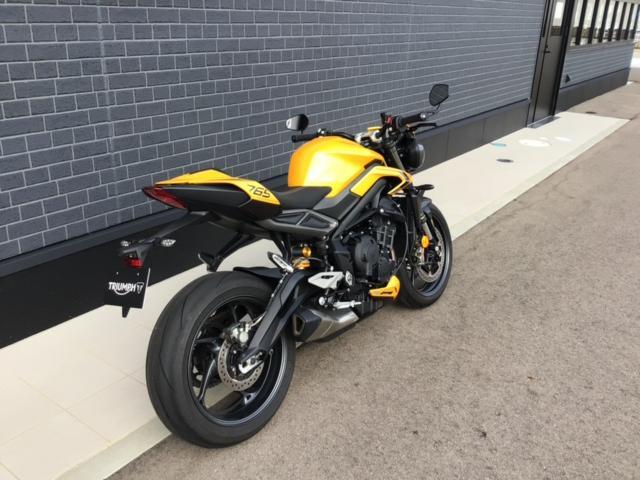 ストリートトリプル765RS