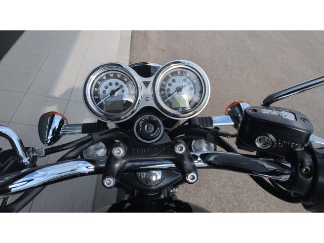 ボンネビルT120