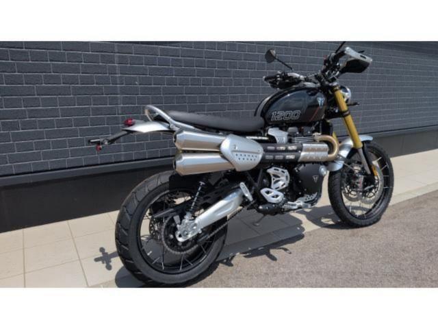 スクランブラー1200XE 新車在庫車 純正アクセサリー半額（税込み11万円以上）