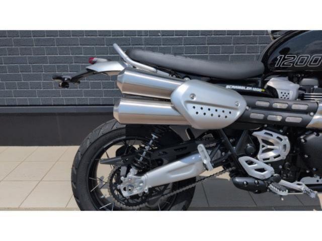 スクランブラー1200XE 新車在庫車 純正アクセサリー半額（税込み11万円以上）