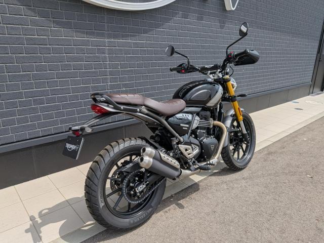 スクランブラー400X 登録済未使用車