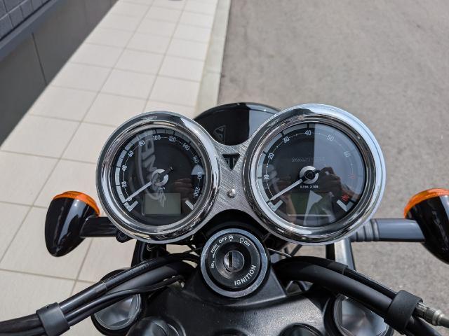 ボンネビルT120BLACK
