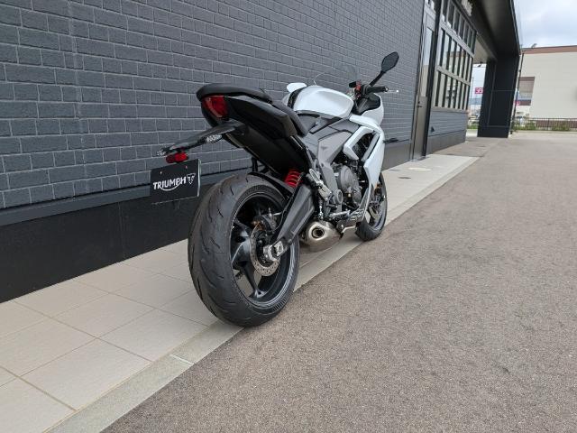 デイトナ660 純正クイックシフター装備 登録済未使用車