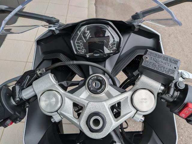デイトナ660 純正クイックシフター装備 登録済未使用車