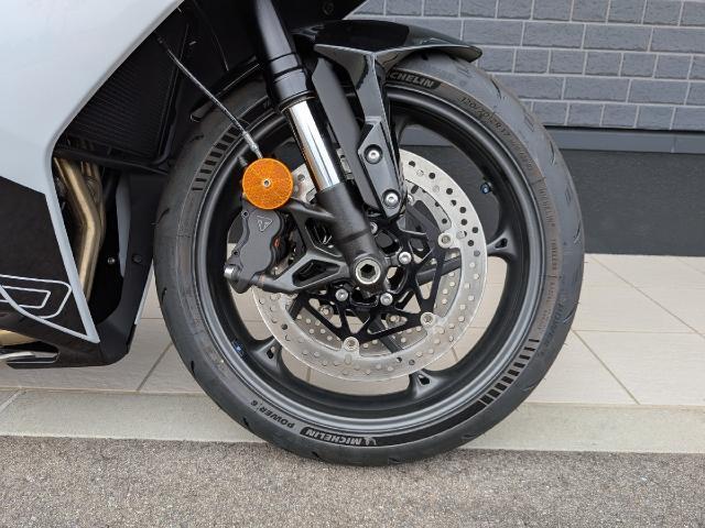 デイトナ660 純正クイックシフター装備 登録済未使用車