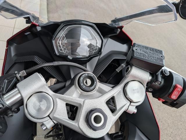 デイトナ660 クイックシフター装着 登録済未使用車