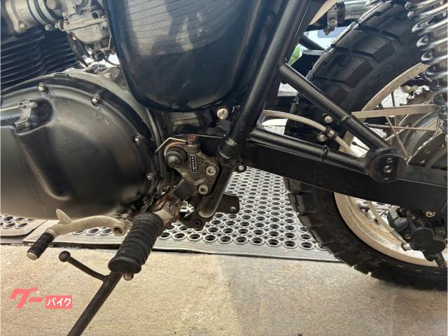 スランプ TRIUMPH スラクストン改スクランブラー仕様