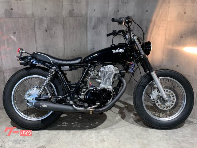 ＳＲ４００　スカチューン　ＧＯＯＤＳマフラー＆ティアドロップタンク　オイルクーラー　ブラックエンジンカバー　タックロールシート