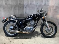 ヤマハ　ＳＲ４００　カフェレーサー仕様　ペイトンプレイススリップオンマフラー＆セパハン　他カスタム多数