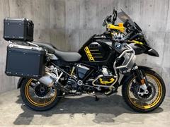 ＢＭＷ　Ｒ１２５０ＧＳ　Ａｄｖｅｎｔｕｒｅ　４０周年記念カラー　トリプルボックス　アクラポビッチマフラー　前後ドラレコ　純正ナビ　ＥＴＣ